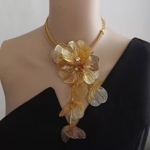 Elegant Floral Statement Necklace