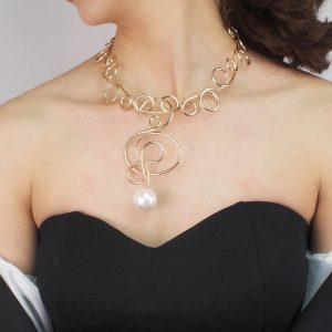 Modern Art-Inspired Necklace with Pearl Drop