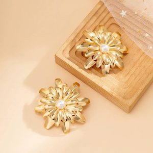 Bold Blossom Pearl Earrings